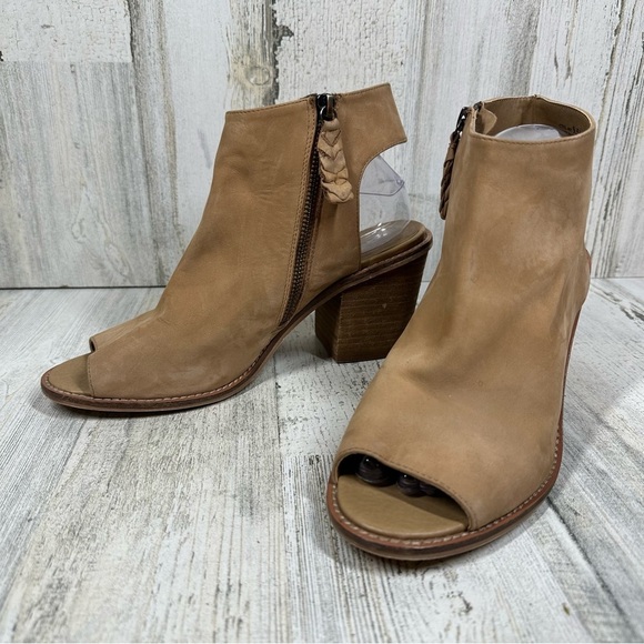 Chinese Laundry Women's Tan Suede Peep-Toe Ankle Booties with Stacked Heel #1380 - Picture 2 of 13